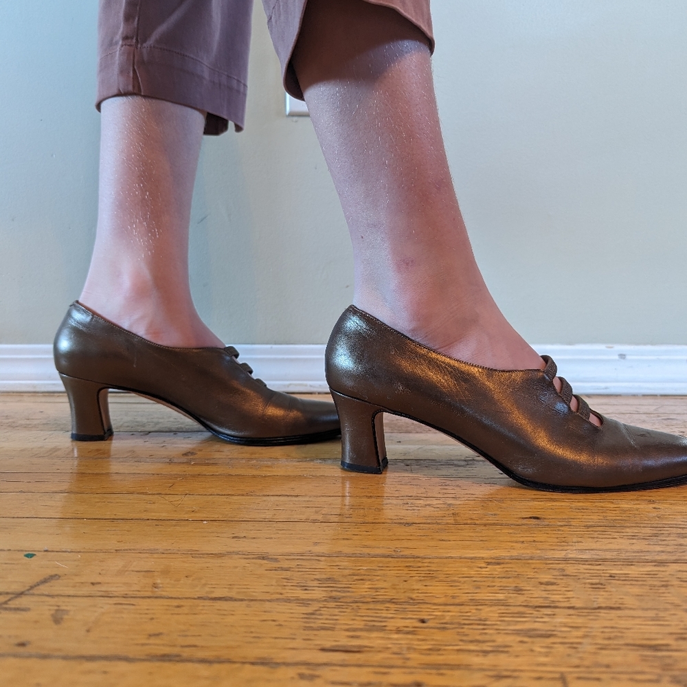 Shoes - Picture 5 of 9